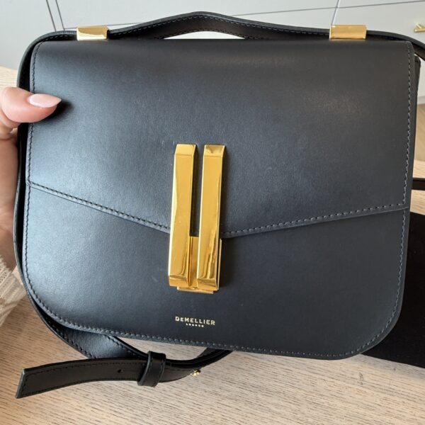 DeMellier The Vancouver Black