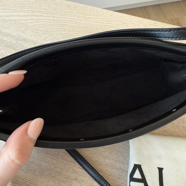 DeMellier The Vancouver Black