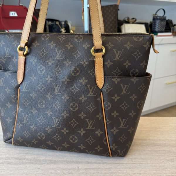 Louis Vuitton Monogram Totally MM