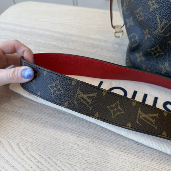 Louis Vuitton Neverfull Bandoulière Inside Out MM Rouge Sari