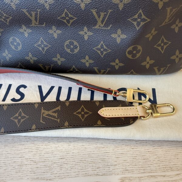 Louis Vuitton Neverfull Bandoulière Inside Out MM Rouge Sari