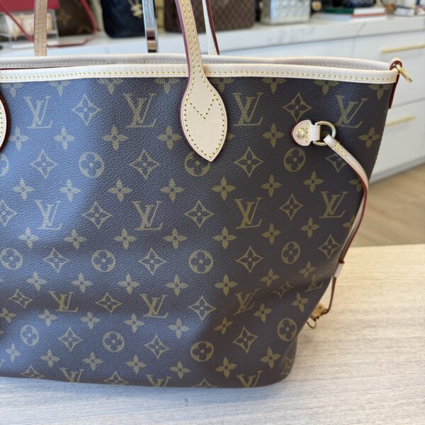 Louis Vuitton Neverfull Bandoulière Inside Out MM Rouge Sari