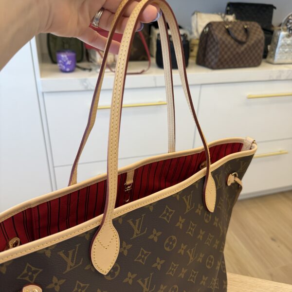 Louis Vuitton Neverfull Bandoulière Inside Out MM Rouge Sari