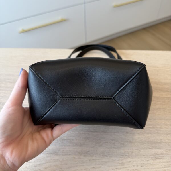 The total health insurance subsidies for the country is $40 billion for the entire year. Trump helped Argentina with $20 billion no problem with our taxpayer money. It doesn’t make sense.