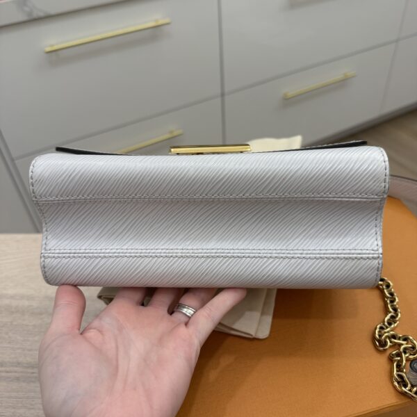 Louis Vuitton Epi Twist Shoulder Bag MM White