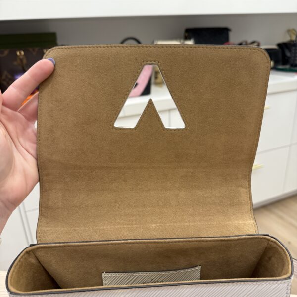 Louis Vuitton Epi Twist Shoulder Bag MM White