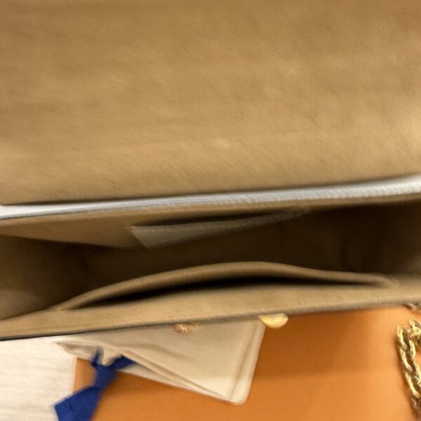 Louis Vuitton Epi Twist Shoulder Bag MM White