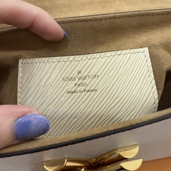 Louis Vuitton Epi Twist Shoulder Bag MM White