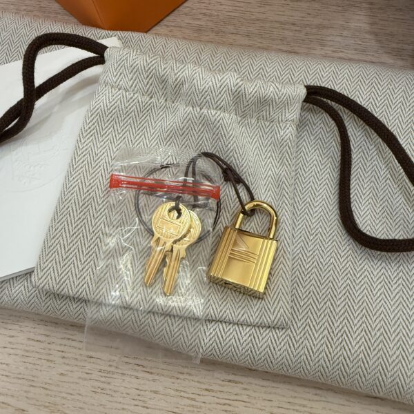 Hermes Taurillon Clemence Picotin Lock 18 PM Trench Gold Hardware