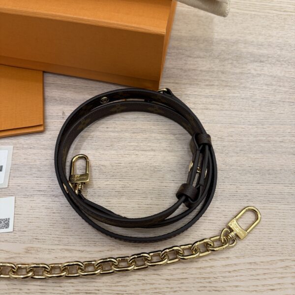 Louis Vuitton Monogram Pochette Métis East West