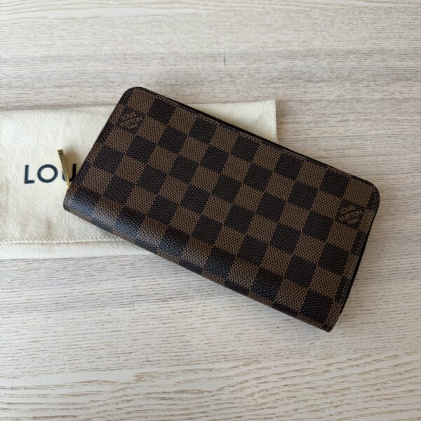 Louis Vuitton Damier Ebene Zippy Wallet