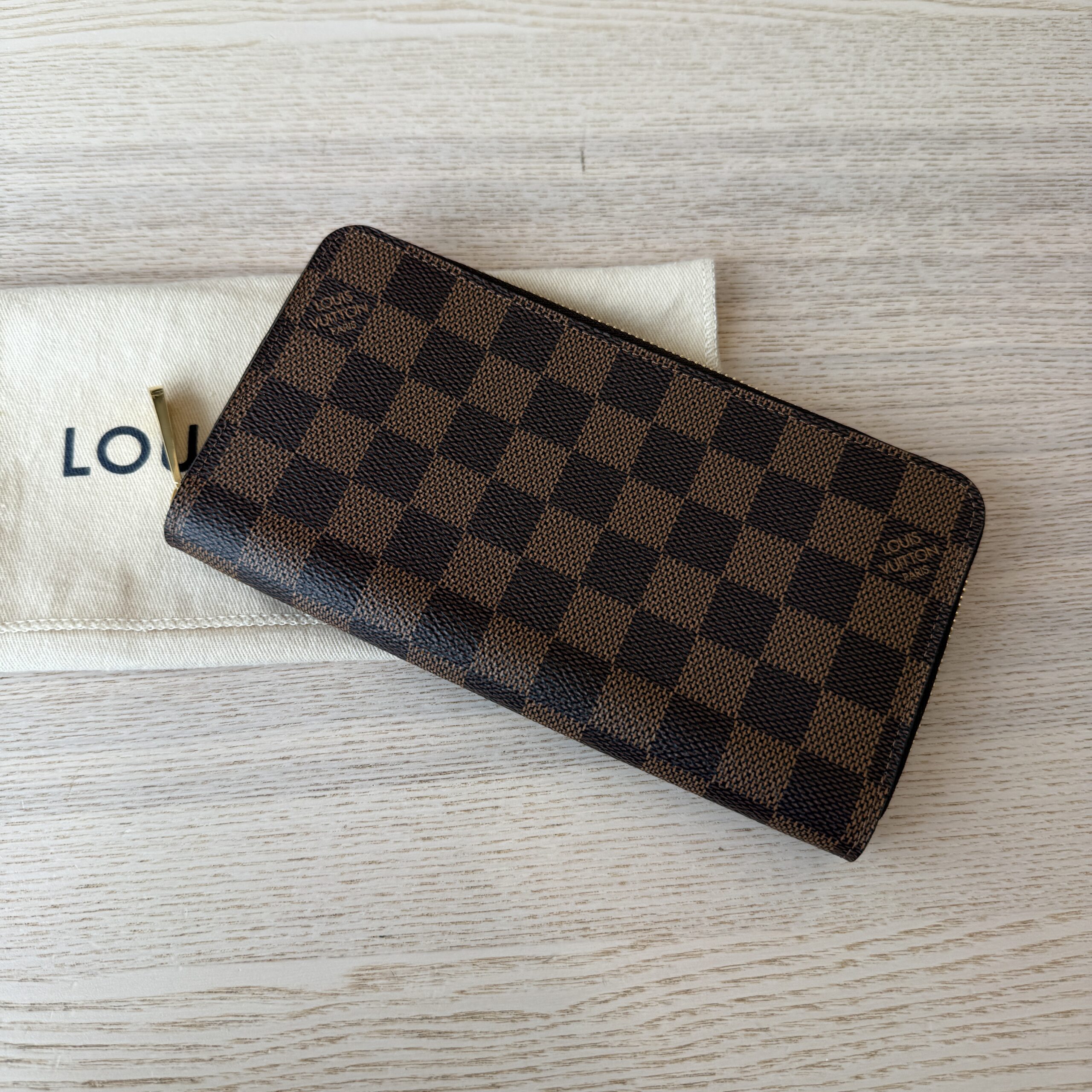 Louis Vuitton Damier Ebene Zippy Wallet
