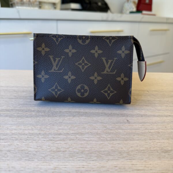 Louis Vuitton Monogram Toiletry 15