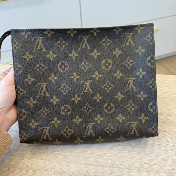 Louis Vuitton Monogram Toiletry 26