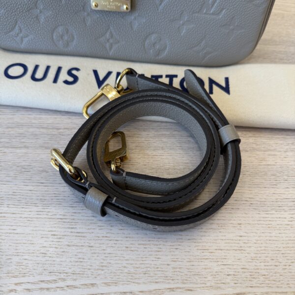 Louis Vuitton Empreinte Pochette Metis Tourterelle