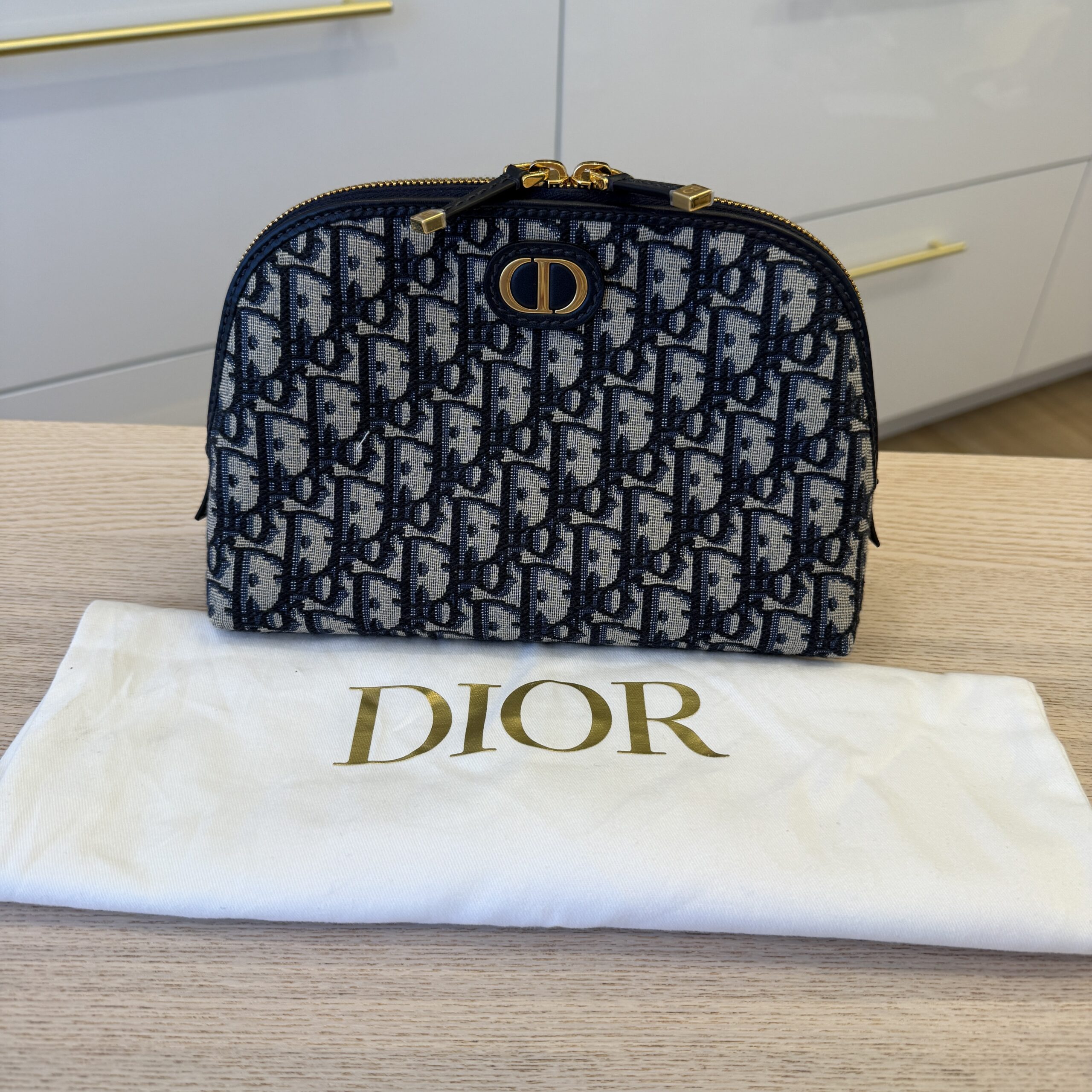 Christian Dior 30 Montaigne Aphrodite Pouch