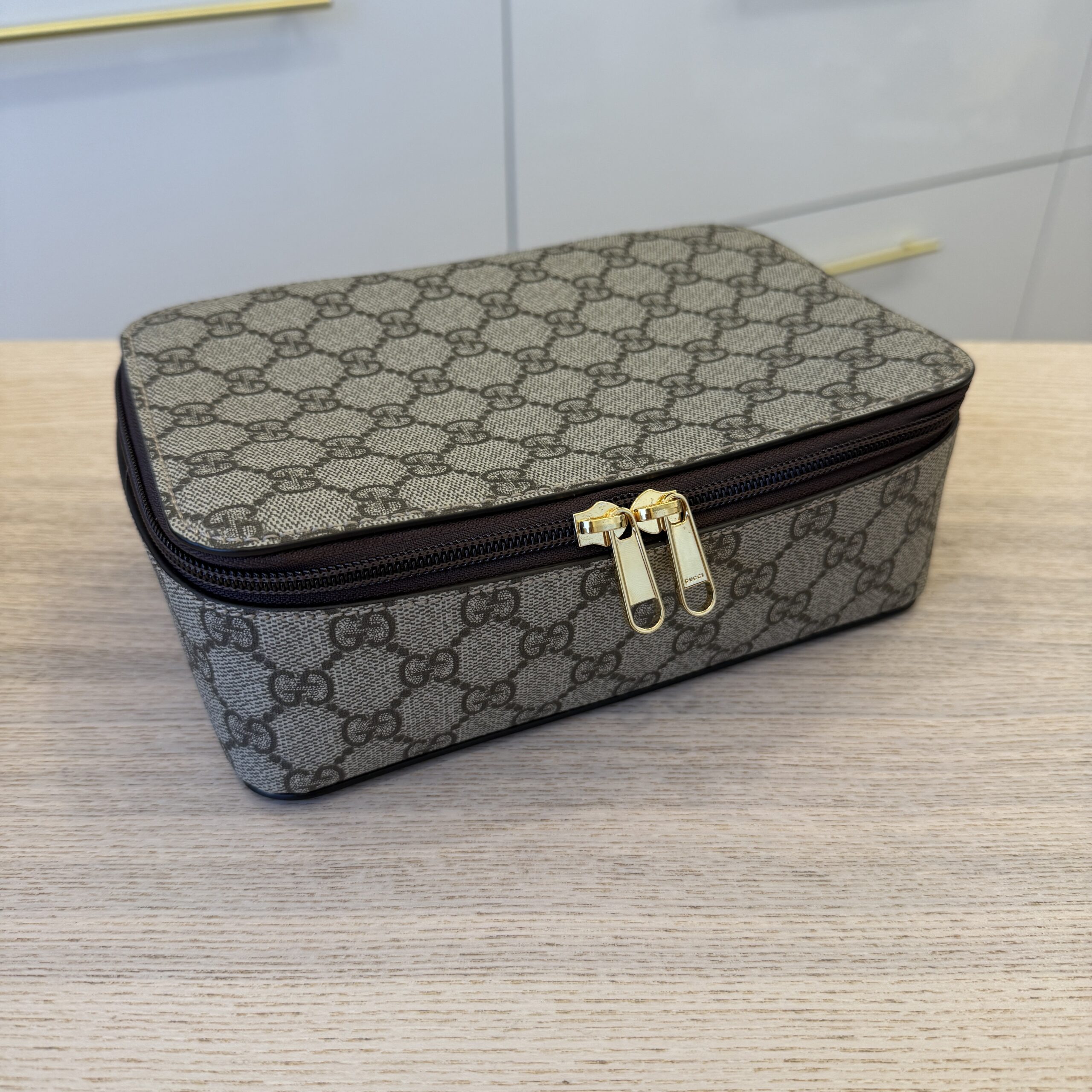 Gucci GG Supreme Monogram Mini Packing Cube Beige Ebony New Acero