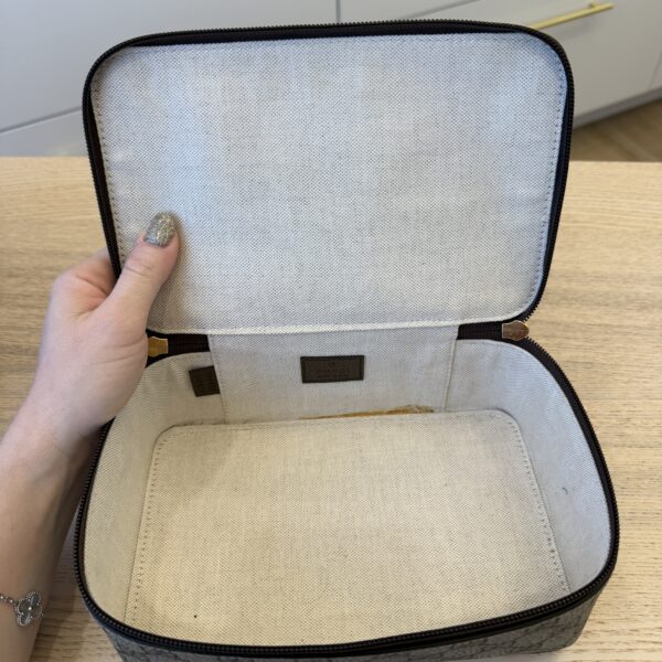 Gucci GG Supreme Monogram Mini Packing Cube Beige Ebony New Acero