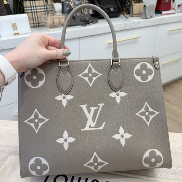 Louis Vuitton Empreinte Monogram Giant Onthego MM Dove and Creme