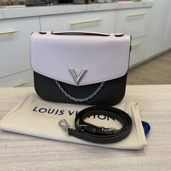 Louis Vuitton Very Calfskin Leather Saddle Shoulder Bag Khaki Green