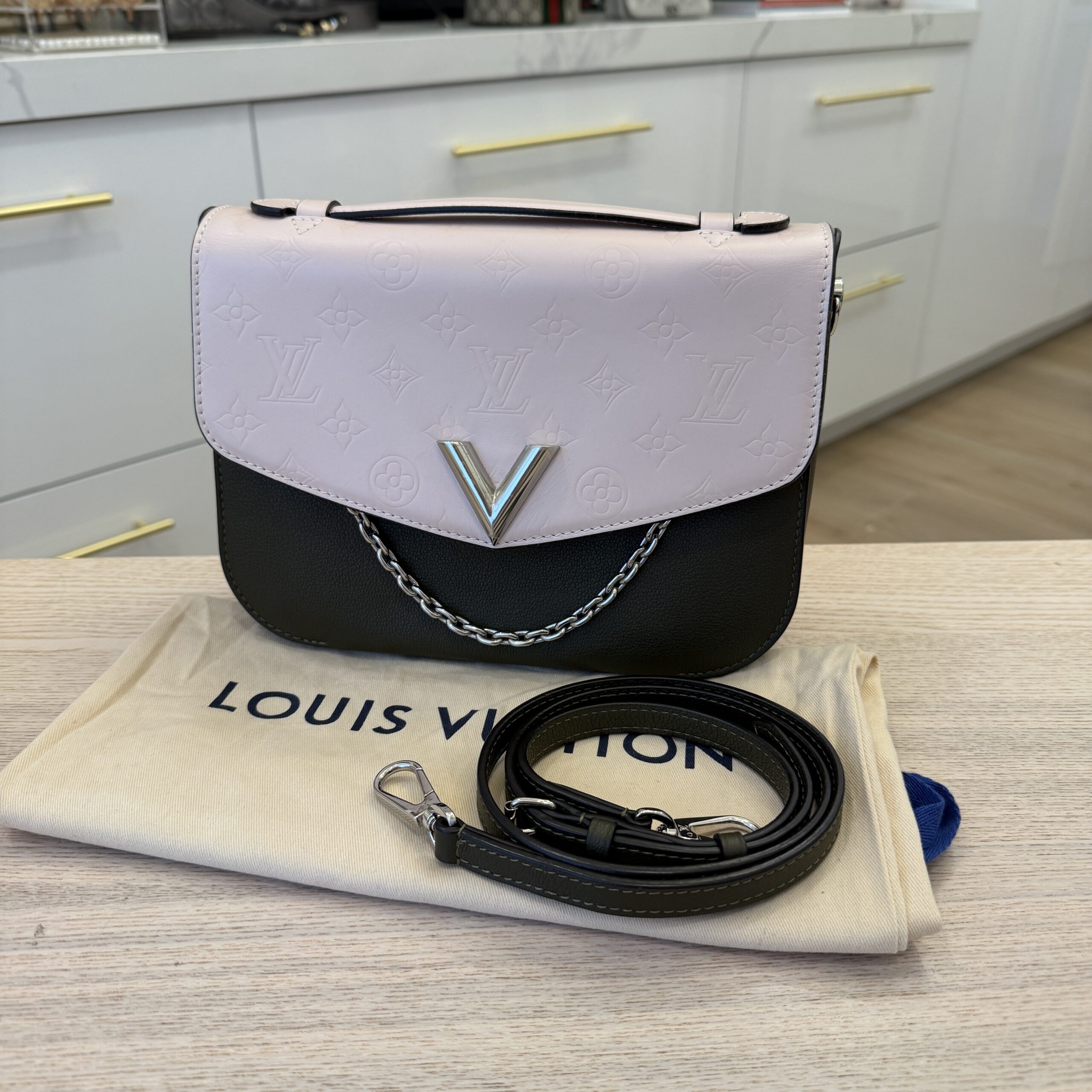 Louis Vuitton Very Calfskin Leather Saddle Shoulder Bag Khaki Green