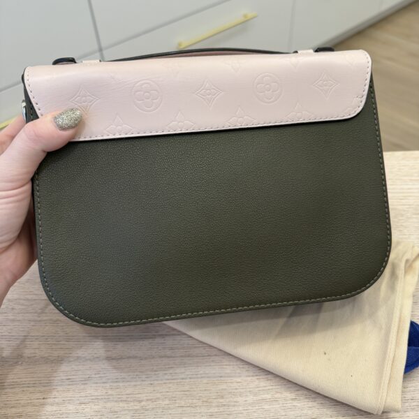 Louis Vuitton Very Calfskin Leather Saddle Shoulder Bag Khaki Green