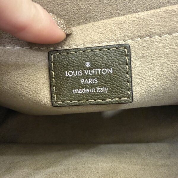 Louis Vuitton Very Calfskin Leather Saddle Shoulder Bag Khaki Green