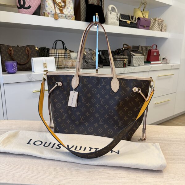 Louis Vuitton Neverfull Bandoulière Inside Out MM Safran Yellow