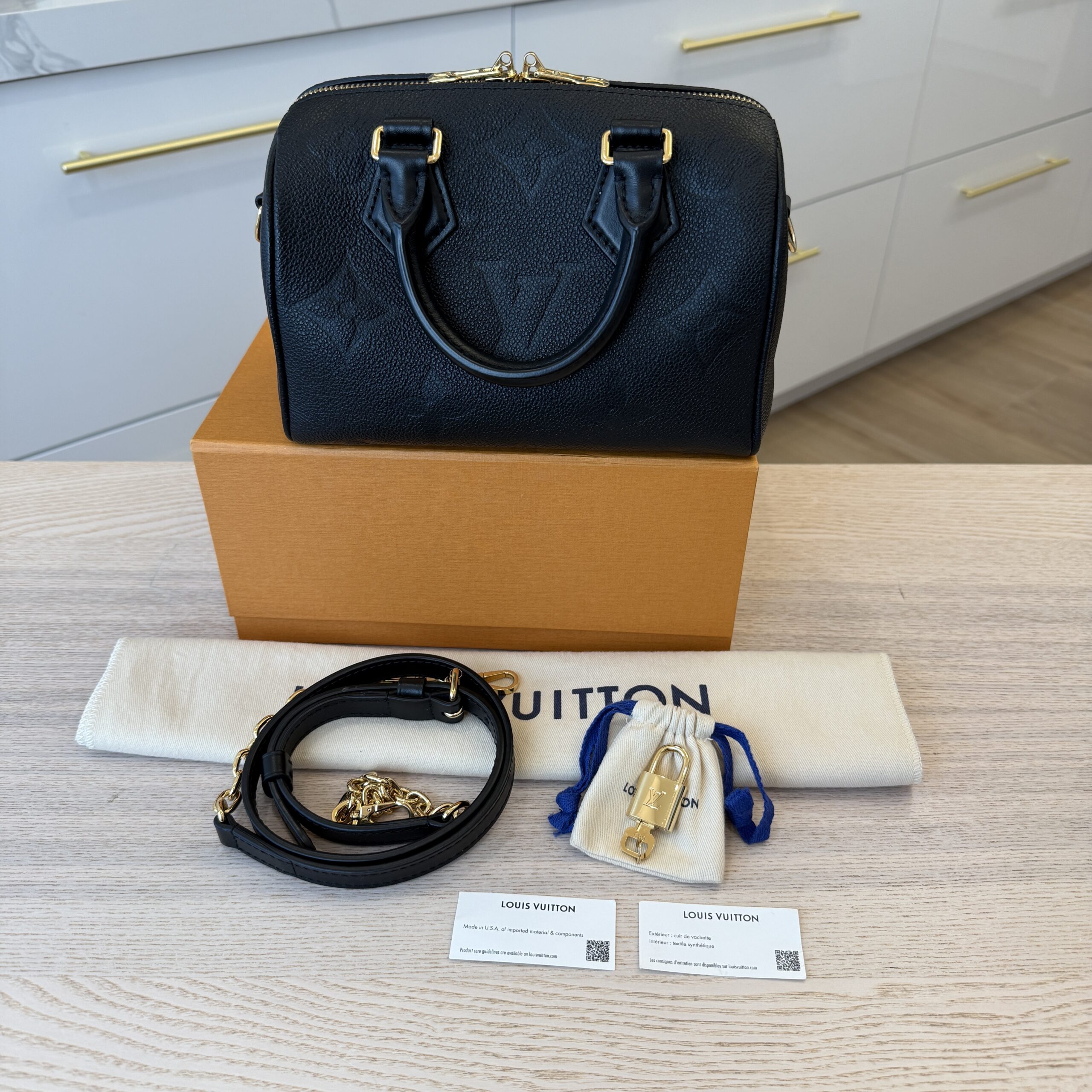 Louis Vuitton Empreinte Monogram Giant Speedy Bandouliere 20 Black