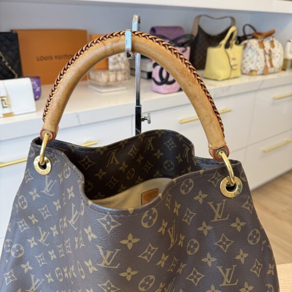 Louis Vuitton Monogram Artsy MM