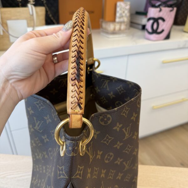 Louis Vuitton Monogram Artsy MM