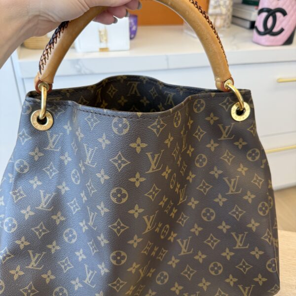 Louis Vuitton Monogram Artsy MM