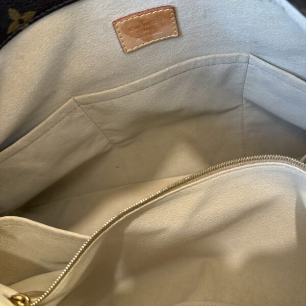 Louis Vuitton Monogram Artsy MM