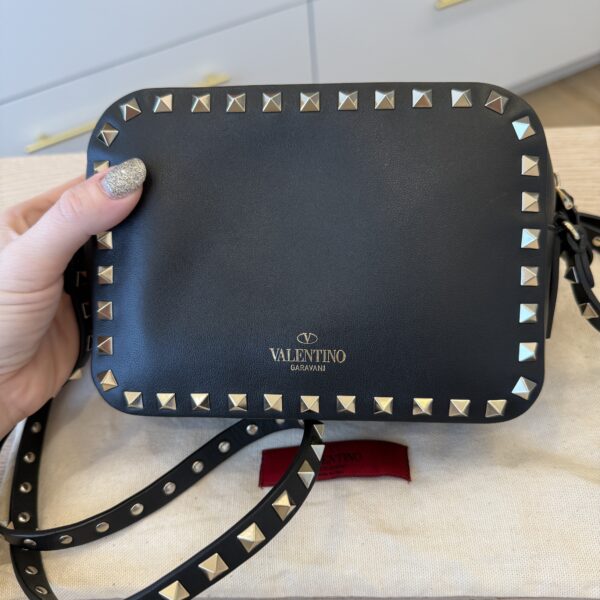 VALENTINO GARAVANI Pebbled Calfskin Rockstud Camera Crossbody Bag Black
