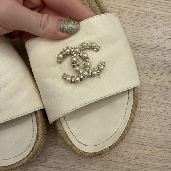 Chanel Pearl and Crystal Size 8 Sandals