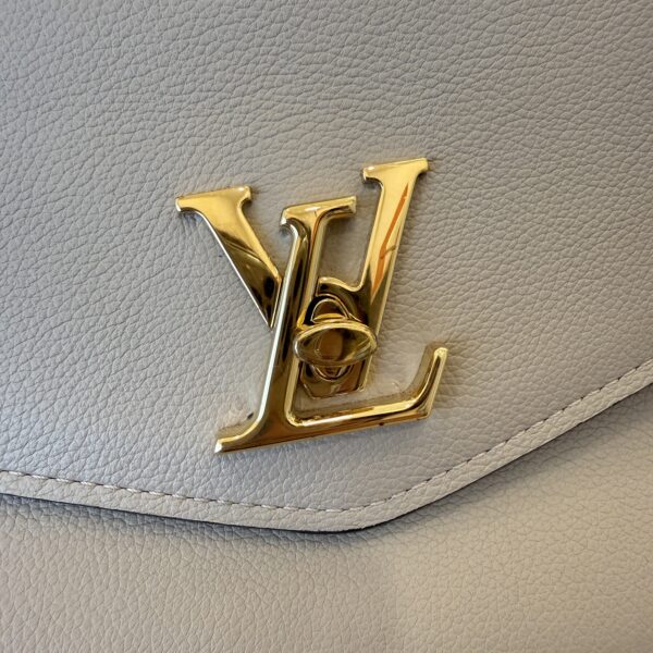 Louis Vuitton Grained Calfskin Lockme Oxford Greige