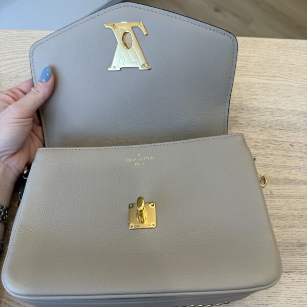 Louis Vuitton Grained Calfskin Lockme Oxford Greige