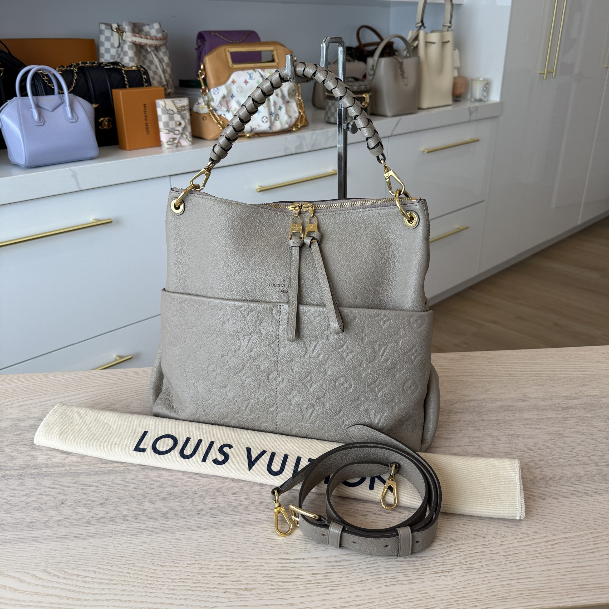 Louis Vuitton Empreinte Maida Hobo Tourterelle