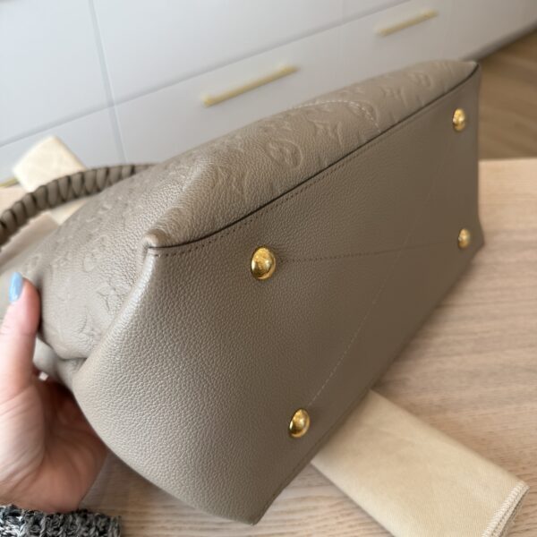 Louis Vuitton Empreinte Maida Hobo Tourterelle