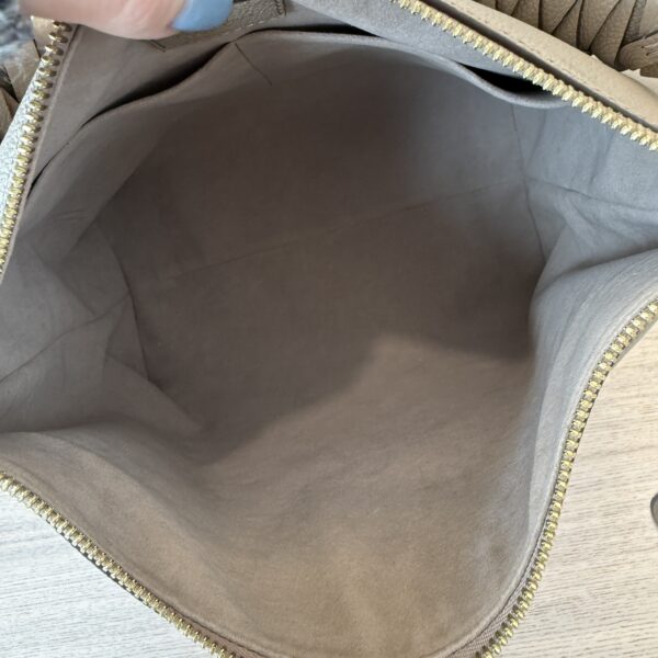 Louis Vuitton Empreinte Maida Hobo Tourterelle