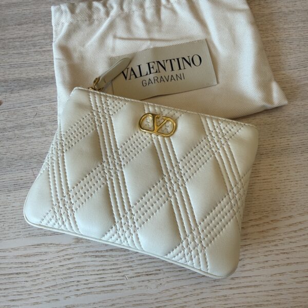 Valentino Garavani Quiltie 67 Medium Leather Pouch