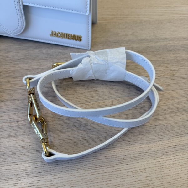 Jacquemus LES CLASSIQUES The large Bambino White