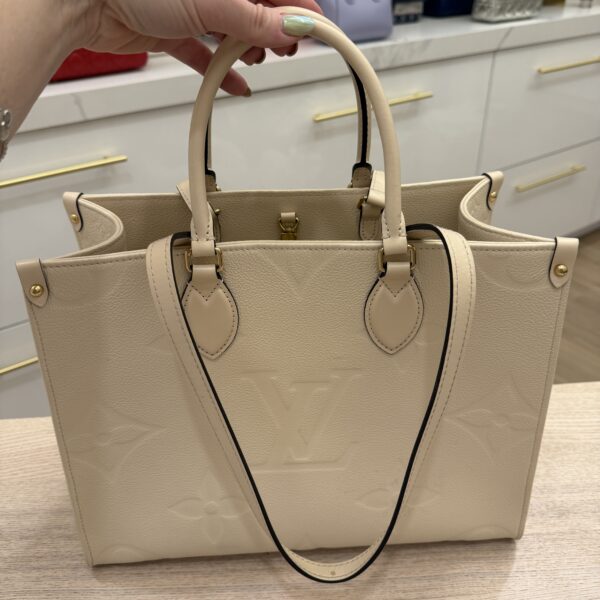 Louis Vuitton Empreinte Monogram Giant Onthego MM Creme