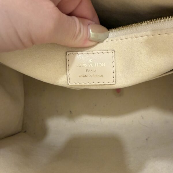 Louis Vuitton Empreinte Monogram Giant Onthego MM Creme