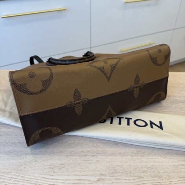 Louis Vuitton Monogram Reverse Giant Onthego MM