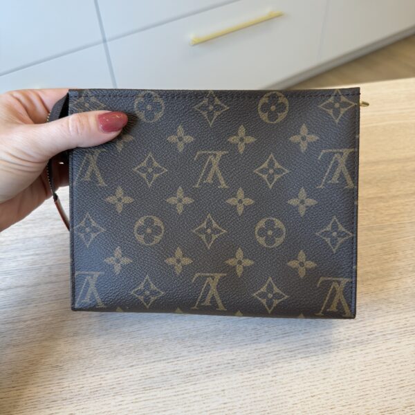 Louis Vuitton Monogram Toiletry 19
