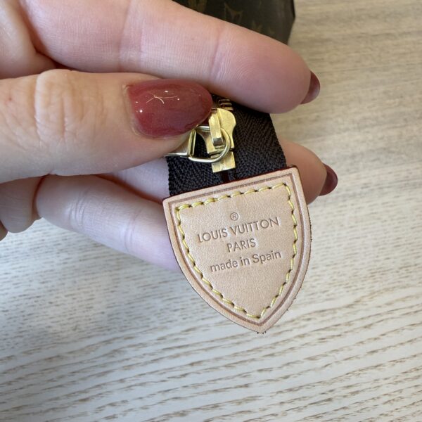Louis Vuitton Monogram Toiletry 19