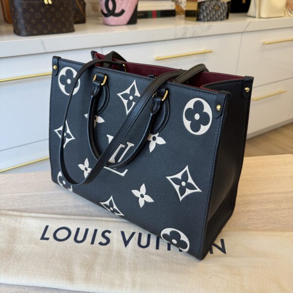 Louis Vuitton Empreinte Monogram Giant Onthego MM Black Beige