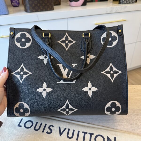 Louis Vuitton Empreinte Monogram Giant Onthego MM Black Beige