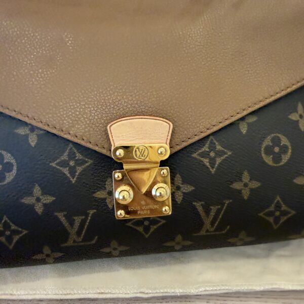 Louis Vuitton Pallas Chain Shoulder Bag Monogram Canvas and Calfskin